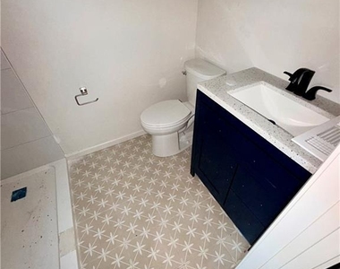 732 Hanover Lane Se - Photo Thumbnail 11