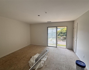 732 Hanover Lane Se - Photo Thumbnail 2