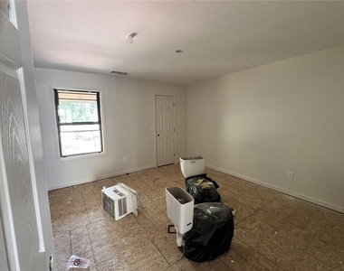 732 Hanover Lane Se - Photo Thumbnail 6