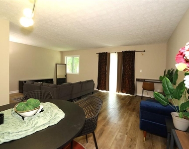 3572 Orbit Court - Photo Thumbnail 7