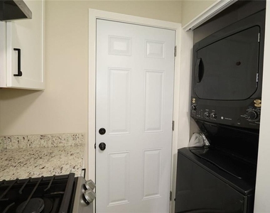 3572 Orbit Court - Photo Thumbnail 22