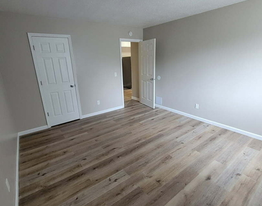 2770 Tech Drive - Photo Thumbnail 6