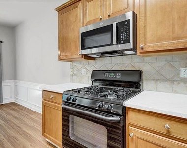 2027 Polesdean Trace - Photo Thumbnail 9