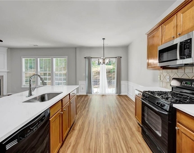 2027 Polesdean Trace - Photo Thumbnail 10