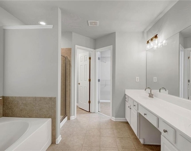 2027 Polesdean Trace - Photo Thumbnail 15