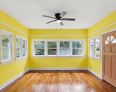 101 Dahlgren Street Se - Photo Thumbnail 2
