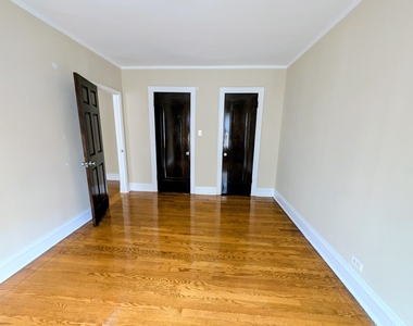 6703 N Greenview Avenue - Photo Thumbnail 11