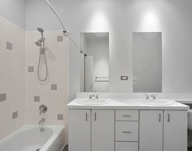 17 N Loomis Street - Photo Thumbnail 12