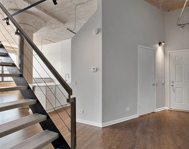 17 N Loomis Street - Photo Thumbnail 15