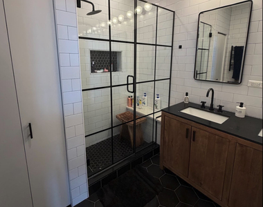17 N Loomis Street - Photo Thumbnail 13