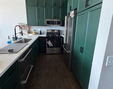 17 N Loomis Street - Photo Thumbnail 11
