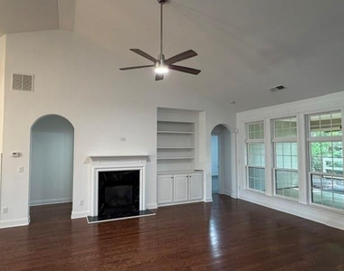 1030 Amber Waves Avenue - Photo Thumbnail 4