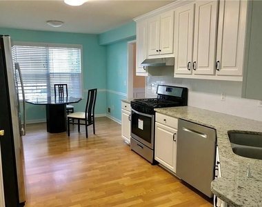 3354 Roundfield Circle - Photo Thumbnail 6