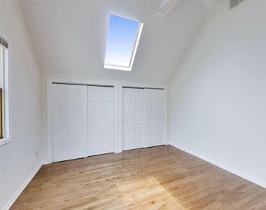 3308 N Racine Avenue - Photo Thumbnail 12