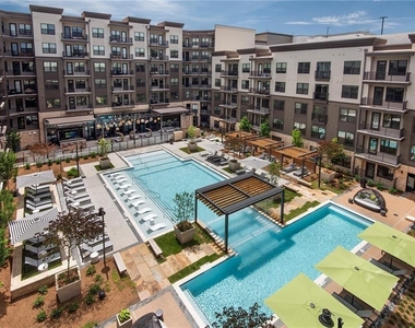 5180 Peachtree Boulevard - Photo Thumbnail 1