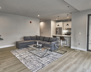 503 E Pershing Avenue - Photo Thumbnail 11