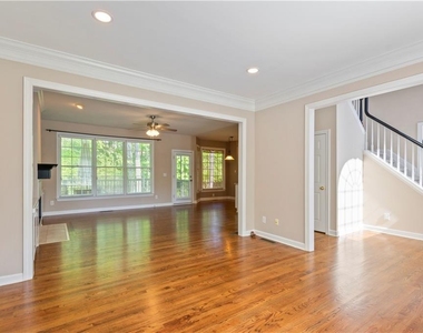 7205 Fawn Lake Drive - Photo Thumbnail 9