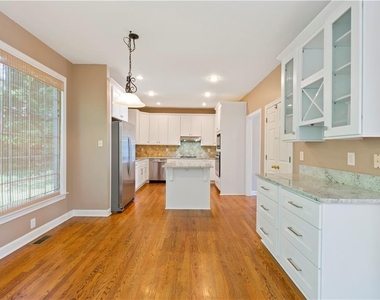 7205 Fawn Lake Drive - Photo Thumbnail 19