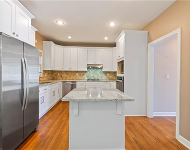 7205 Fawn Lake Drive - Photo Thumbnail 15