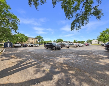 2210 S Goebbert Road - Photo Thumbnail 37