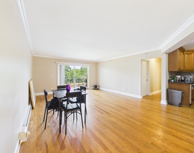 2210 S Goebbert Road - Photo Thumbnail 9