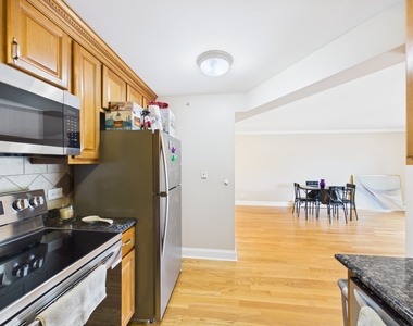 2210 S Goebbert Road - Photo Thumbnail 15