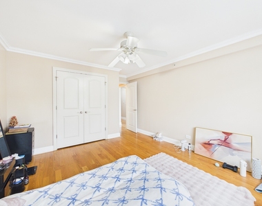 2210 S Goebbert Road - Photo Thumbnail 18
