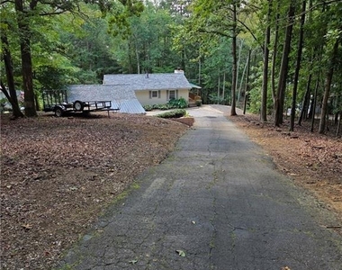 984 Overlook Drive - Photo Thumbnail 3
