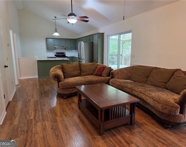 984 Overlook Drive - Photo Thumbnail 5