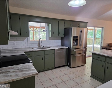 984 Overlook Drive - Photo Thumbnail 8