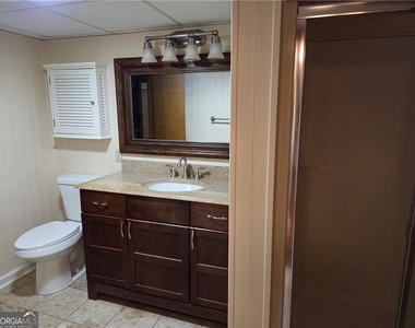 984 Overlook Drive - Photo Thumbnail 16