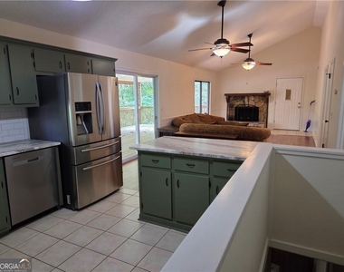 984 Overlook Drive - Photo Thumbnail 9