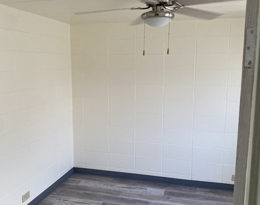 9126 S Buffalo Avenue - Photo Thumbnail 15