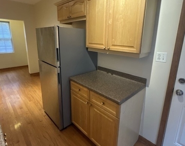 1818 W Chase Avenue - Photo Thumbnail 2