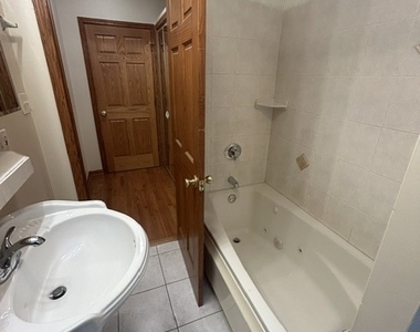 1818 W Chase Avenue - Photo Thumbnail 11