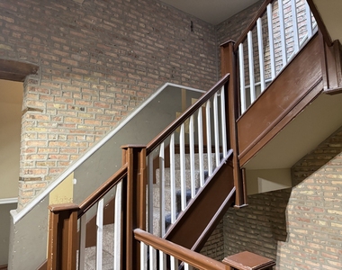 5014 S King Drive - Photo Thumbnail 2