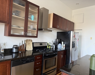 5014 S King Drive - Photo Thumbnail 6