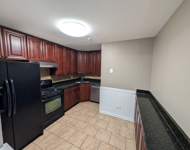 1003 Centurion Lane - Photo Thumbnail 7
