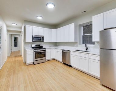 3080 N Davlin Court - Photo Thumbnail 4