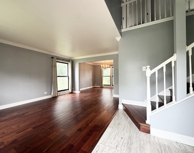 95 Southfield Drive - Photo Thumbnail 2