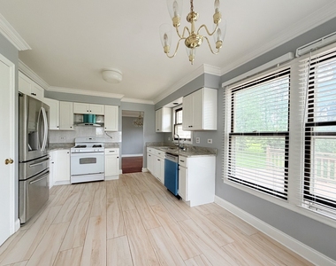 95 Southfield Drive - Photo Thumbnail 6