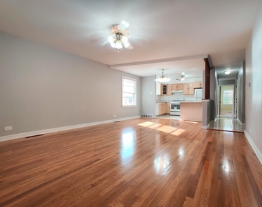 724 Florence Avenue - Photo Thumbnail 2