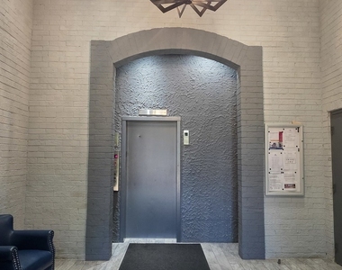 350 Plum Creek Drive - Photo Thumbnail 3