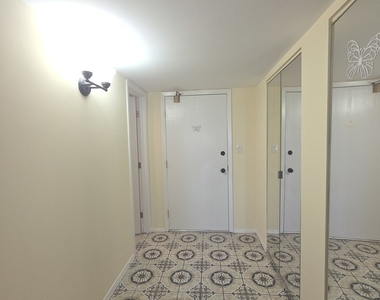 350 Plum Creek Drive - Photo Thumbnail 4