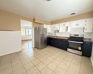 700 N Parkside Avenue - Photo Thumbnail 4