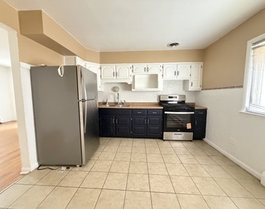700 N Parkside Avenue - Photo Thumbnail 3