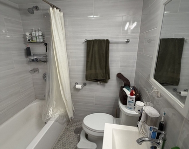 6225 N Francisco Avenue - Photo Thumbnail 8