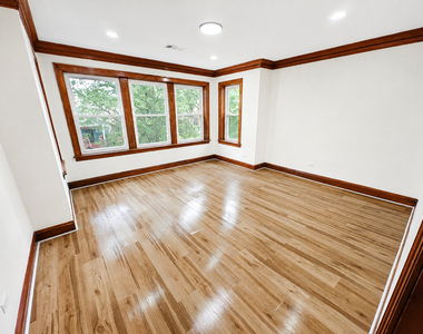 6807 S Artesian Avenue - Photo Thumbnail 1