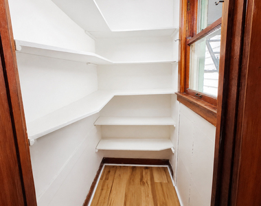 6807 S Artesian Avenue - Photo Thumbnail 7