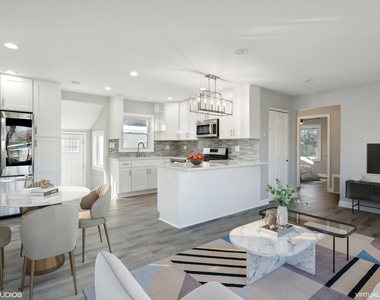 810 S Jackson Street - Photo Thumbnail 2